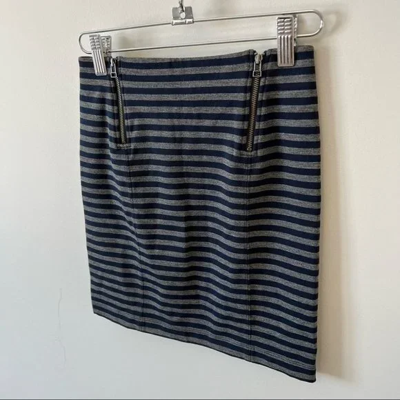 NWT Aritzia Sunday Best Mitford Mini Skirt Navy Blue and Grey Striped - Picture 5 of 11